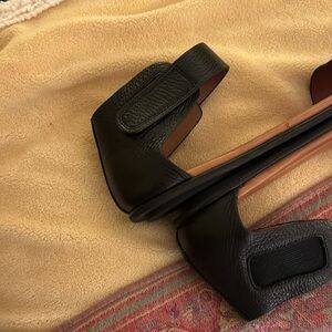 Great pair of black leather sandals very very hippie, cute plain simple, classy